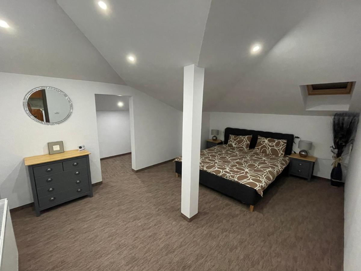 Cozy Apartament With 2Rooms Timisoara Esterno foto