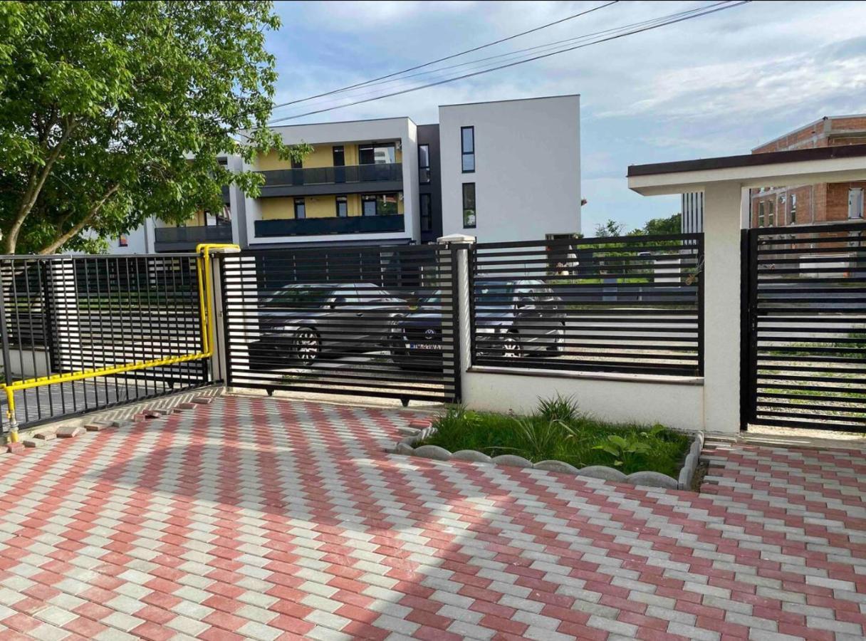 Cozy Apartament With 2Rooms Timisoara Esterno foto